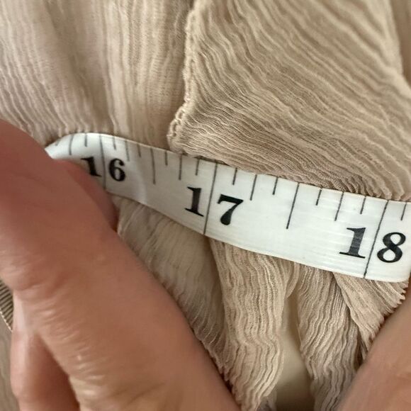 Elegant Beige Lace Mini Dress - Picture 7 of 8